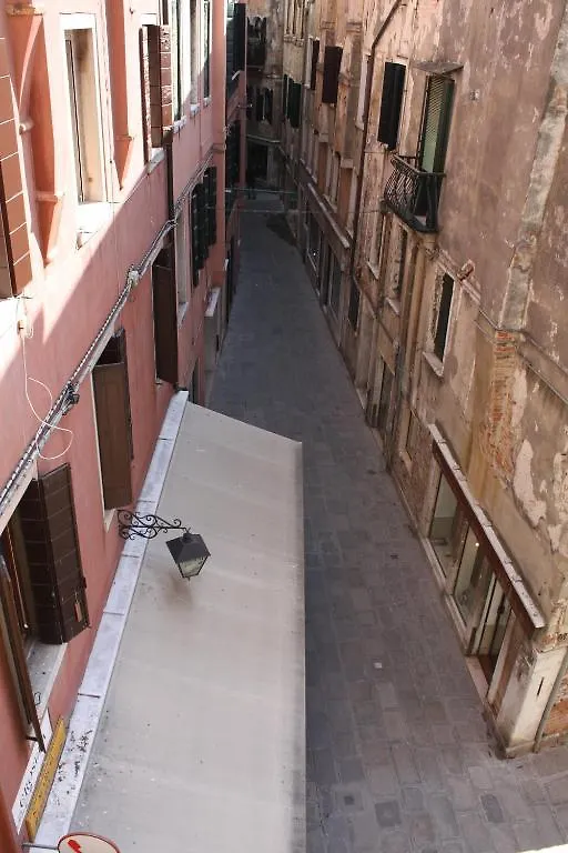 The Academy Hostel Venice Italy